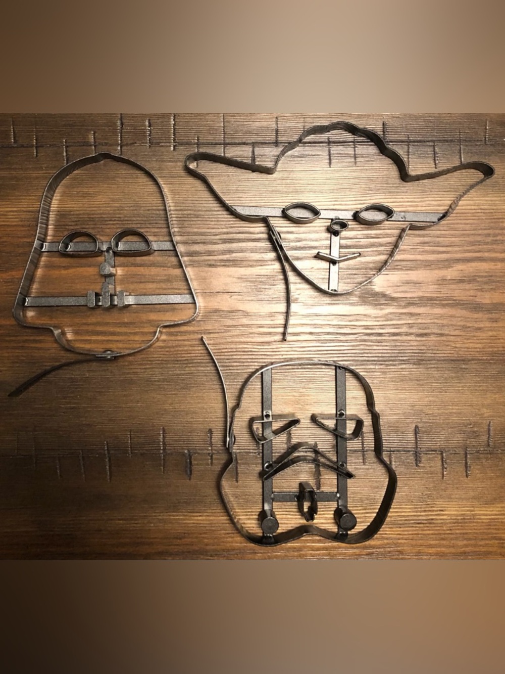 Williams Sonoma Set of 3 Star Wars Metal Cookie Cutters - Black Brand new